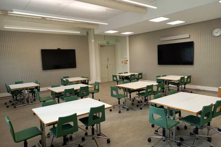 Picture of the front of the room KS 307