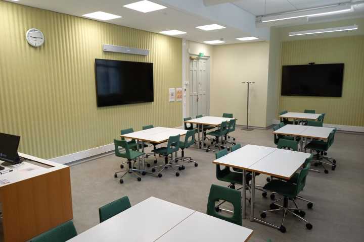 Sali 319 edestä takaosaan päin
